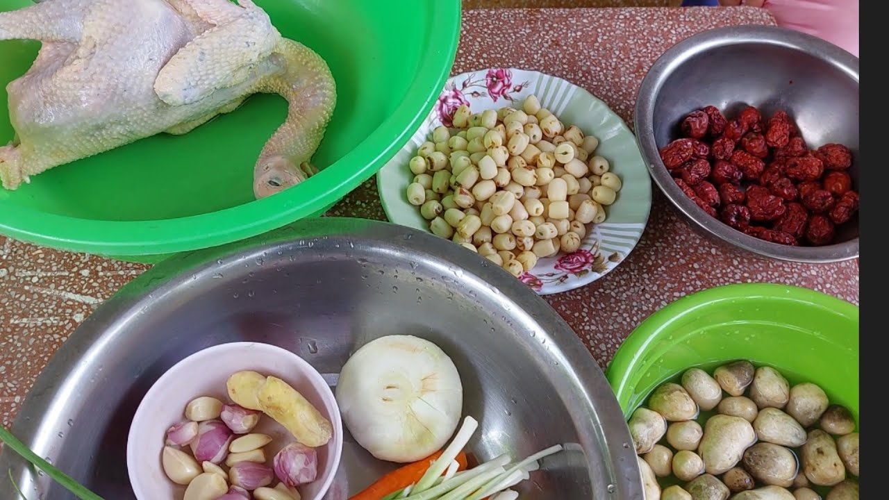 GÀ HẦM HẠT SEN | Cách làm gà hầm hạt sen và táo đỏ giúp mẹ lợi sữa sau sinh | Sen hồng TV