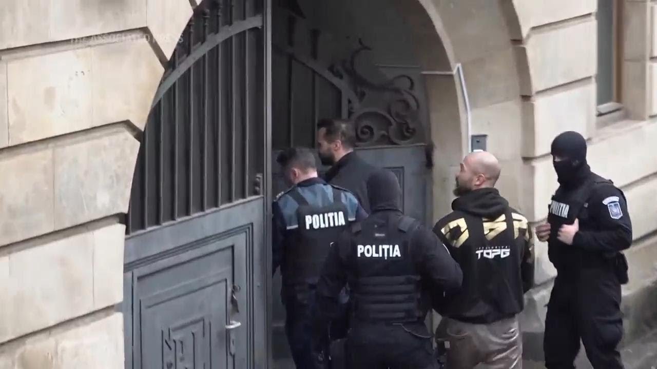 Online influencer Andrew Tate and brother Tristan face Romanian court after UK issues arrest warrant