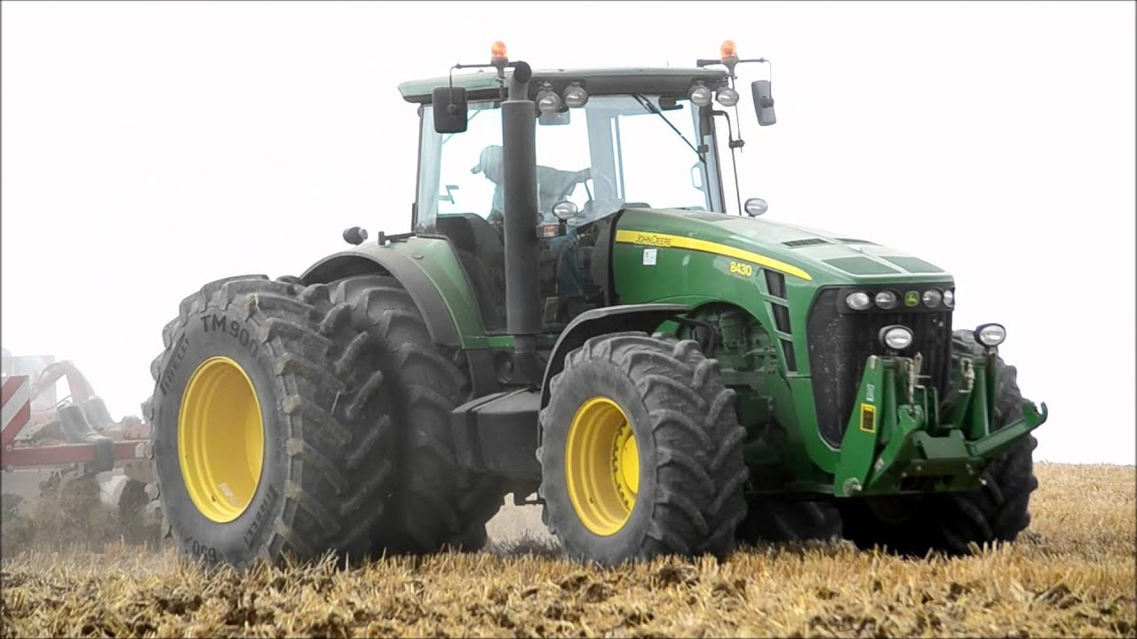 John Deere 8430 & Horsh - D&eacute;chaumage !