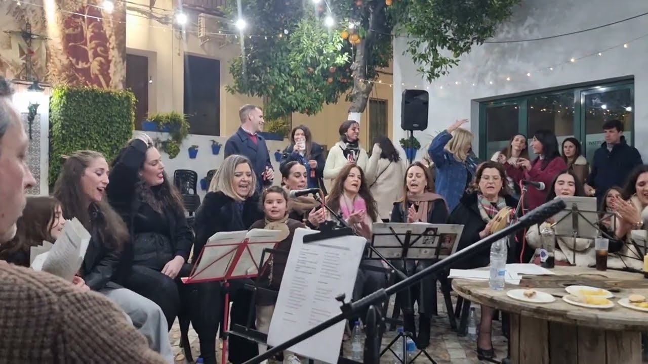 ¡QUÉ BARBARIDAD! y LA MARIMORENA.– Mujeres Soledaeras en la Zambomba de la Soledad de Hinojos