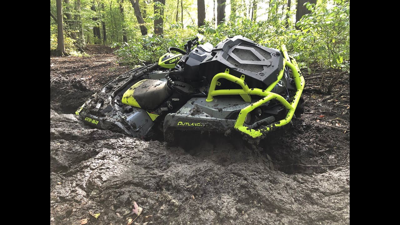 2020 Can am outlander xmr 850 hitting a few holes