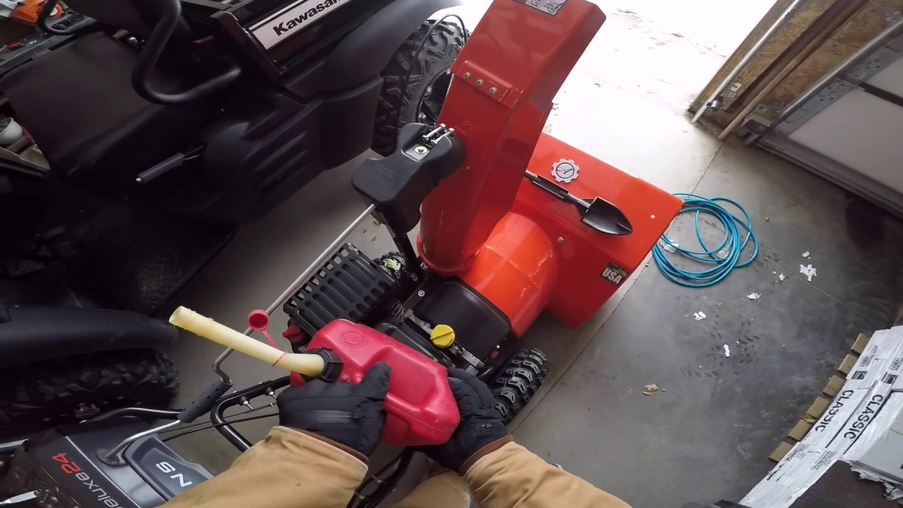 Ariens Deluxe 24.  Wet-ish snow. 2019/2020 season.
