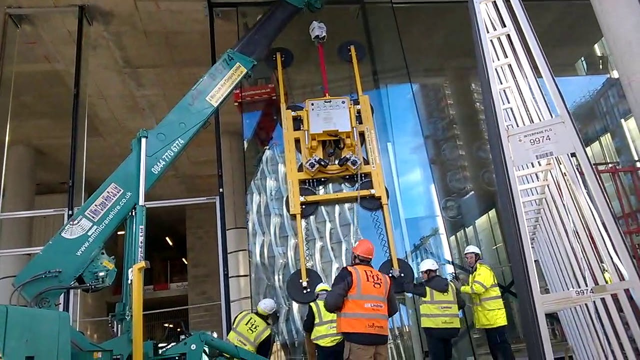One Embassy Gardens - ground floor glass element installation