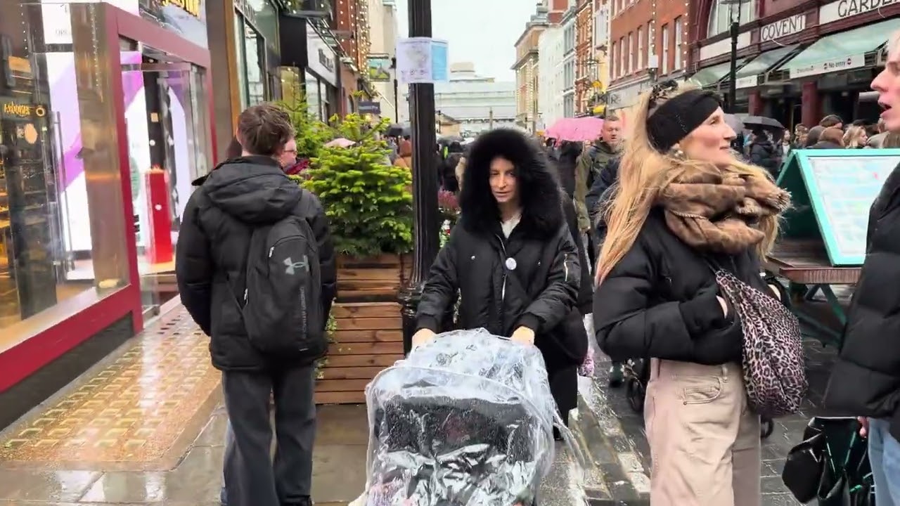 London Rain Walk ｜ Central London City Streets Walking Tour in Rainy West End  4K HDR