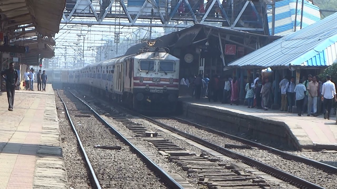 Changing With Time : Attractive & Beautiful Karnavati Express in LHB Avatar : My 1st Capture