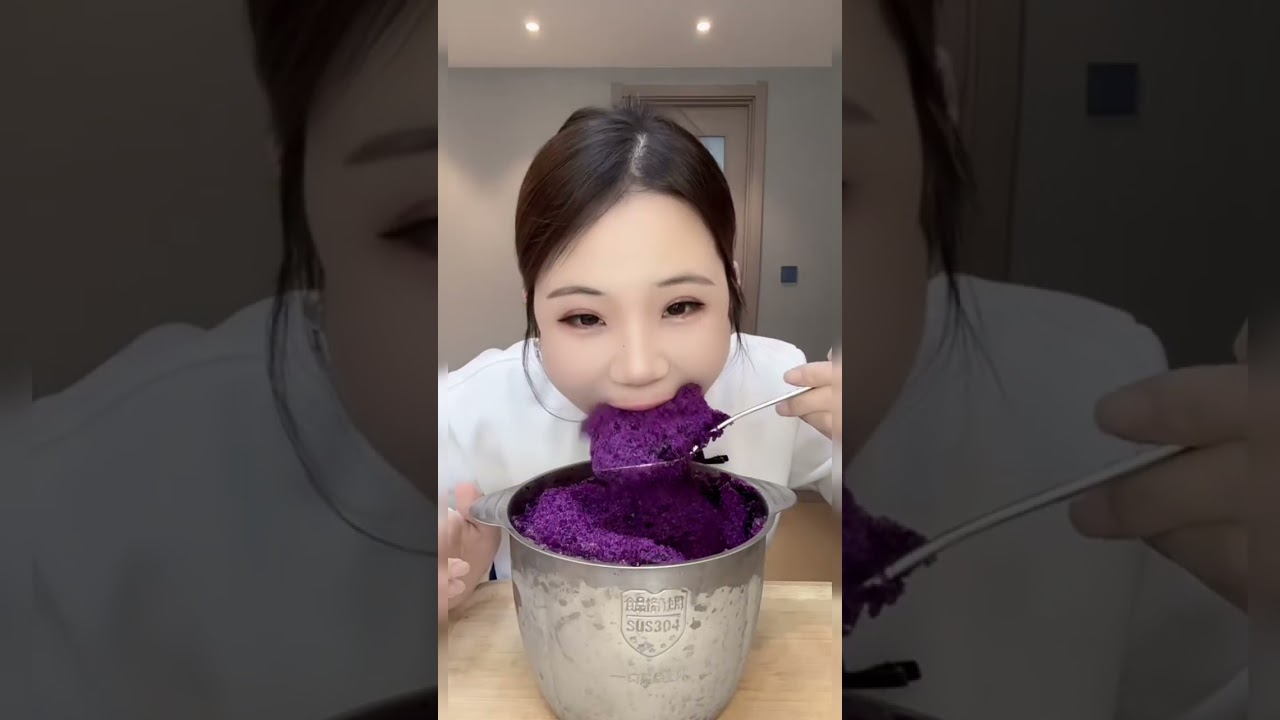 💜CRISPY POWERY PURPLE 💜 ❄️COLOUR CRUNCHY ICE EATING ASMR 🧊🍚💜