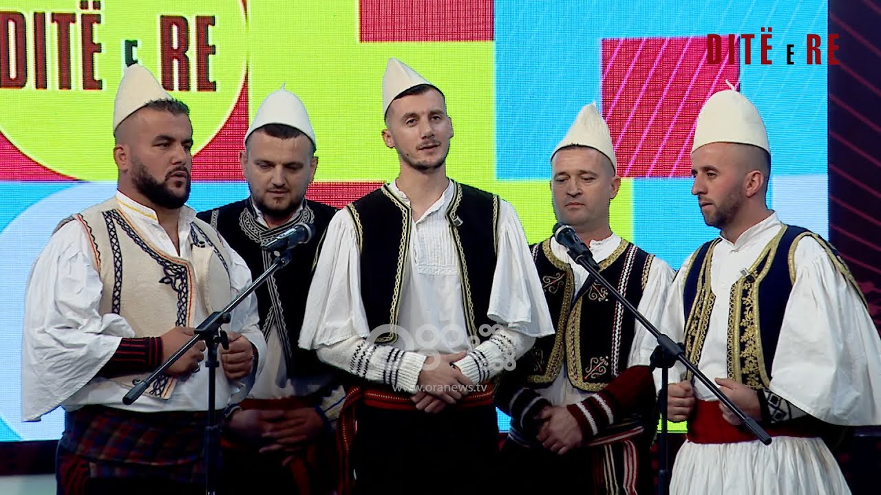 Paradite në punët e tyre, mbasdite ia marrin këngës, 6 djemtë e rinj këndojnë këngë labe | Ditë e Re