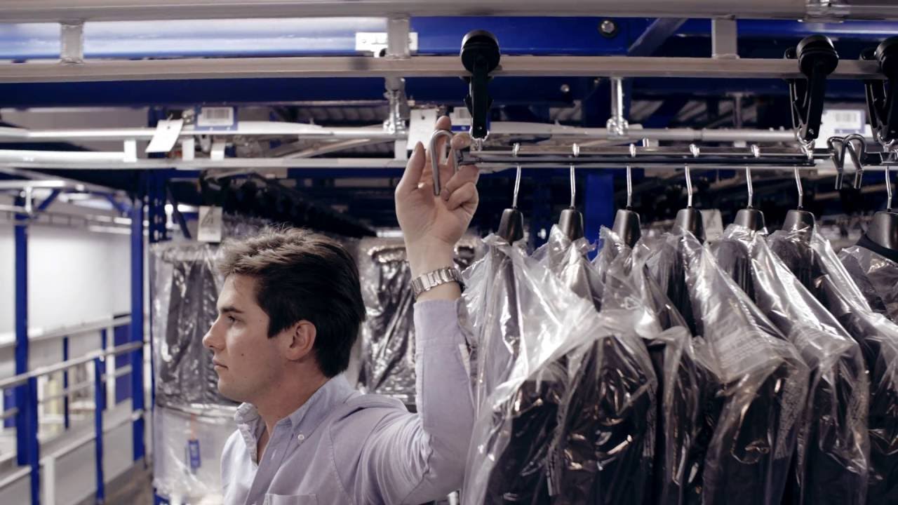 Planiform's V-Rail system - monorail system for garments on hangers