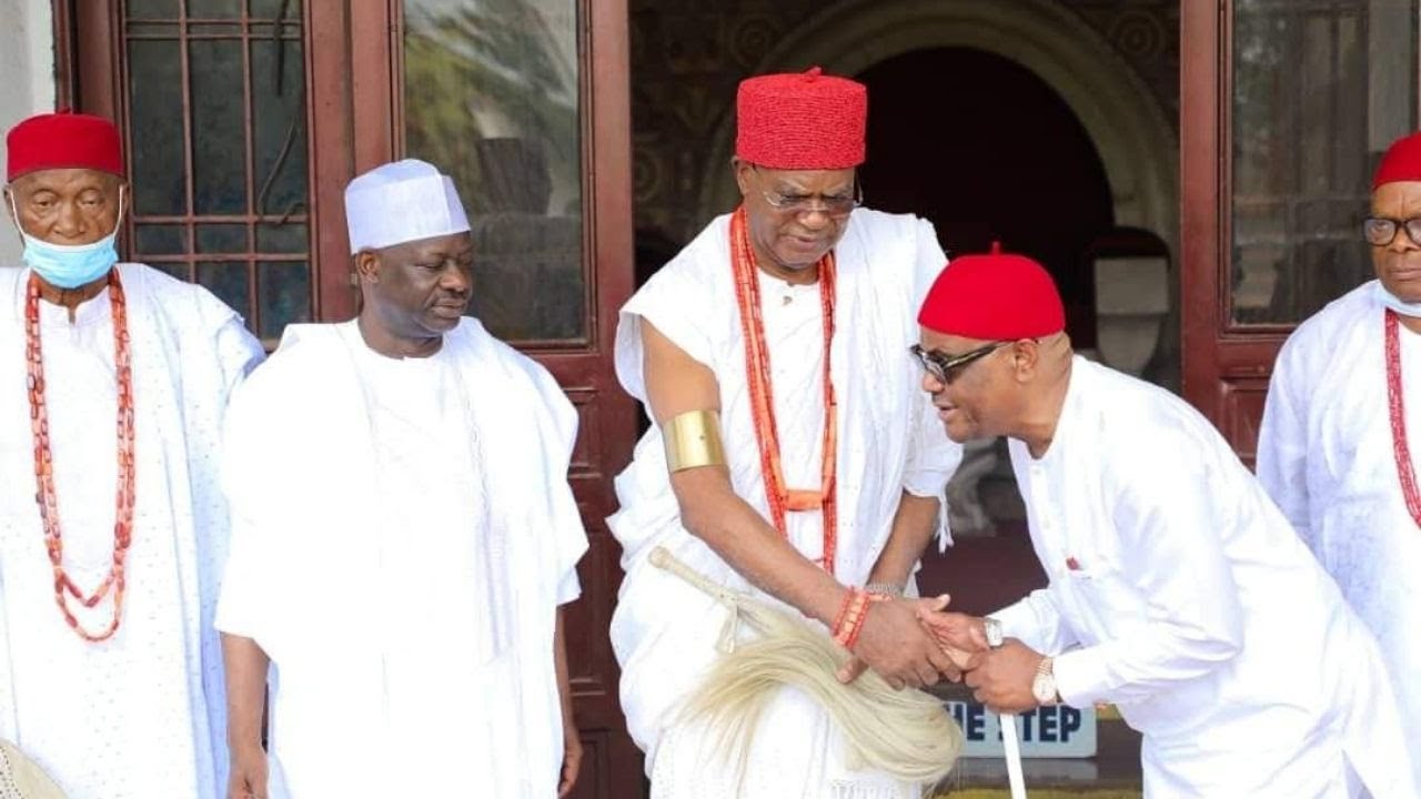 GOV WIKE VISIT TO THE OBI OF ONITSHA IGWE NNAEMEKA ALFRED ACHEBE CFR