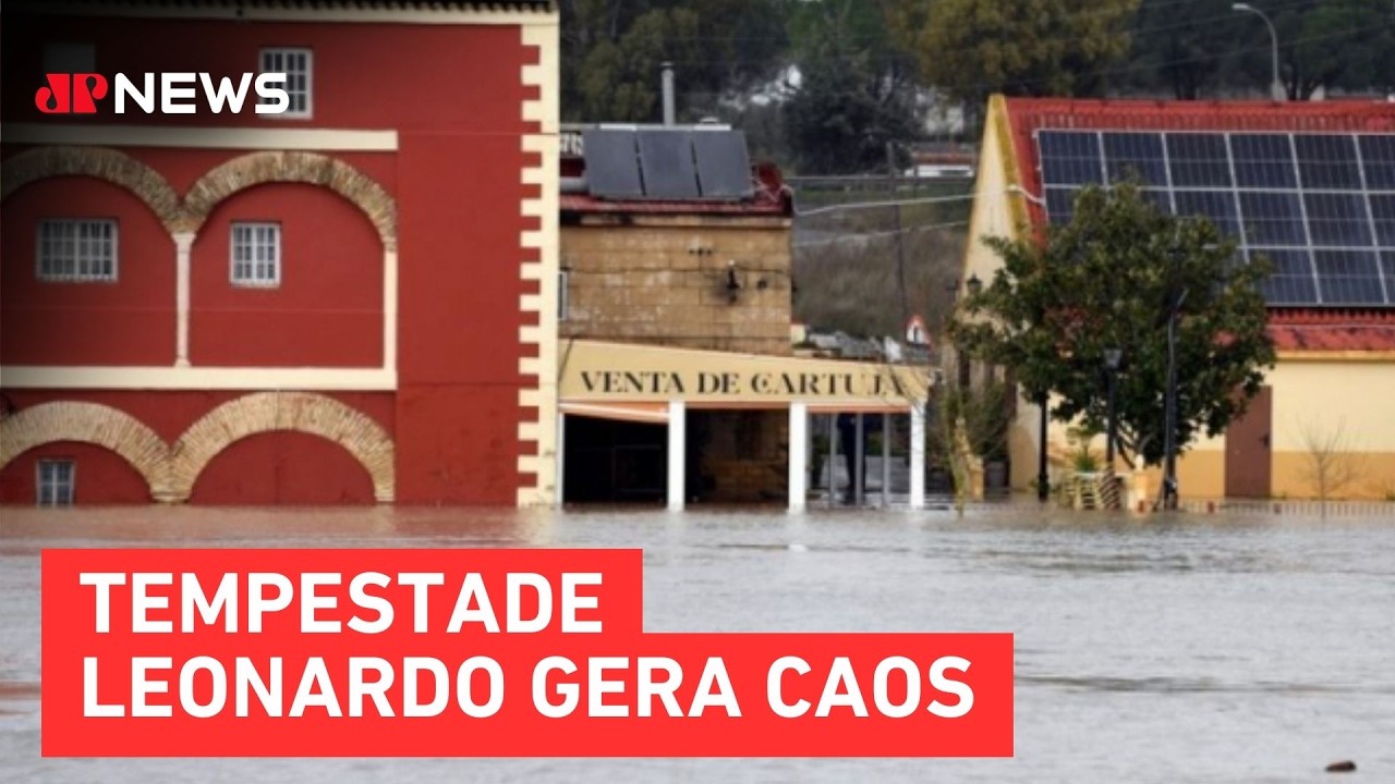 Cidade de Portugal fica submersa após transbordo do Rio Sado
