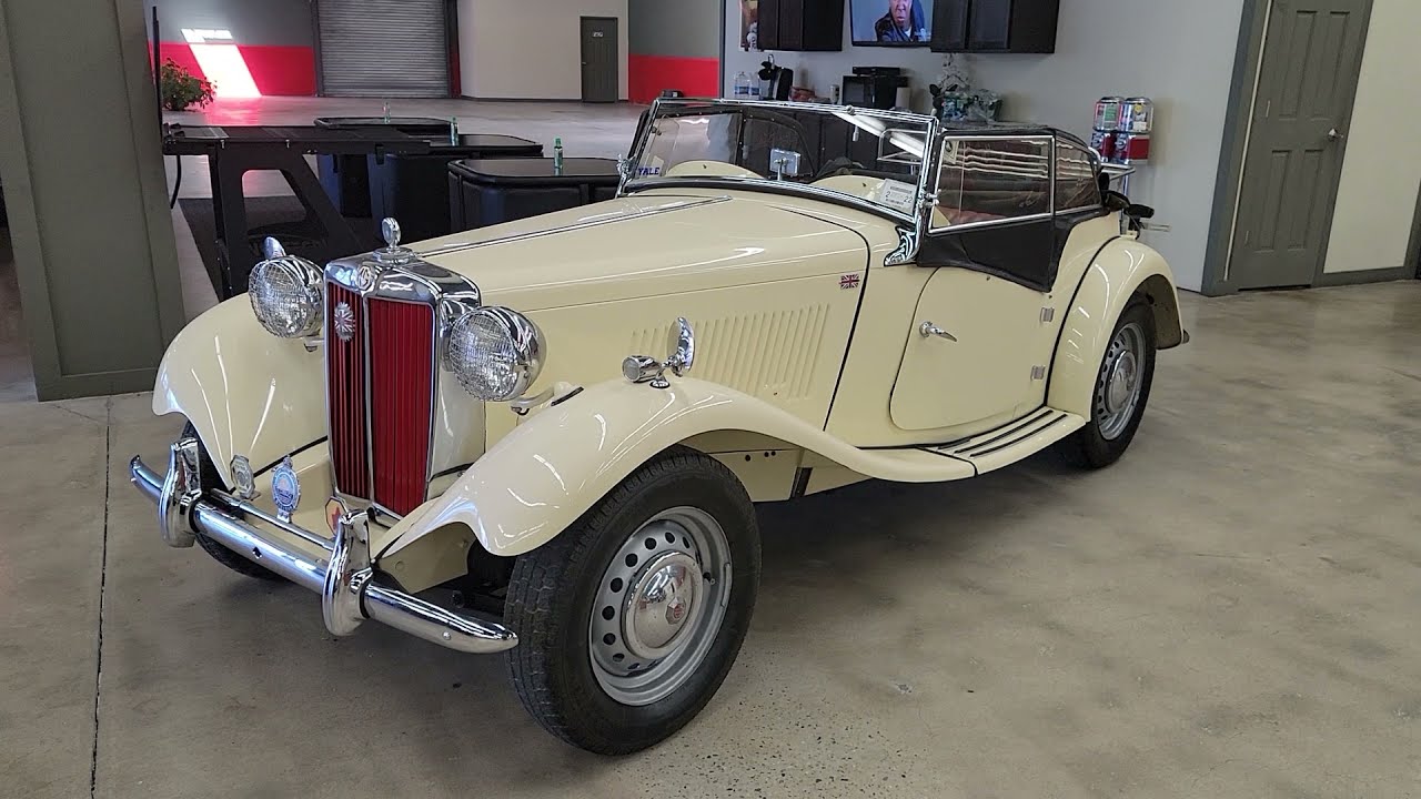 Beautifully Restored 1953 MG-TD Roadster For Sale