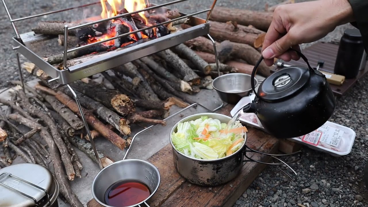 【焚き火ギア×冬キャンプ飯】tokobi×メタル薪の最強コンビで作る豆乳鍋｜白州星かげの森
