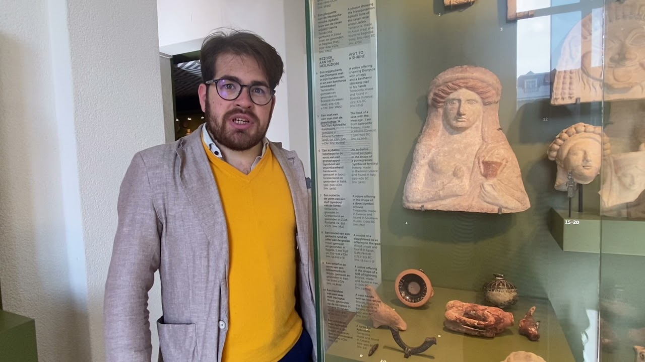 De eerste Griekse les in het Museum - 'Het Griekse Alfabet'