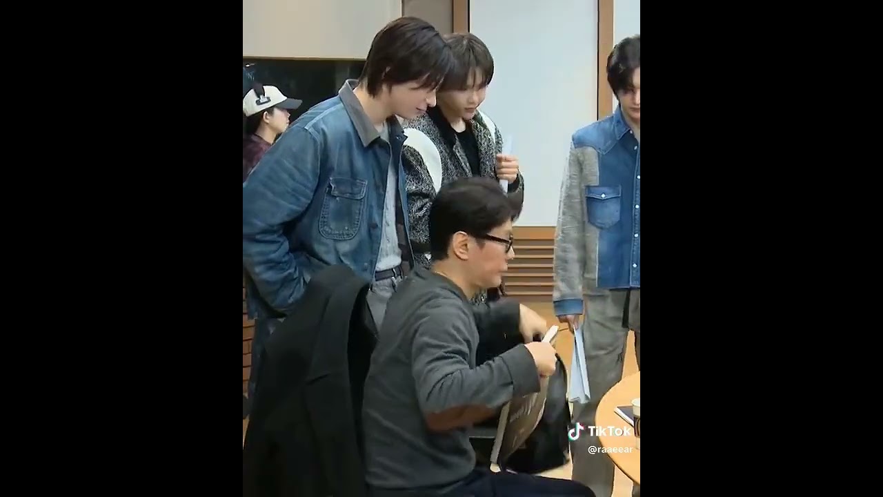 Anton and his dad #anton#riize#yoonsang#riize_official#kpop #kpopedit #kpopidol #kpopshorts