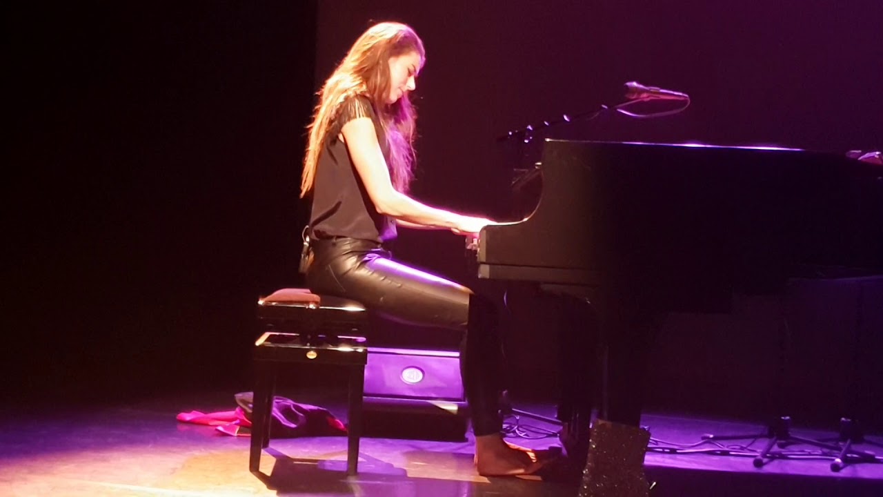 Iris Hond - De Zandloper - Stadstheater Zoetermeer