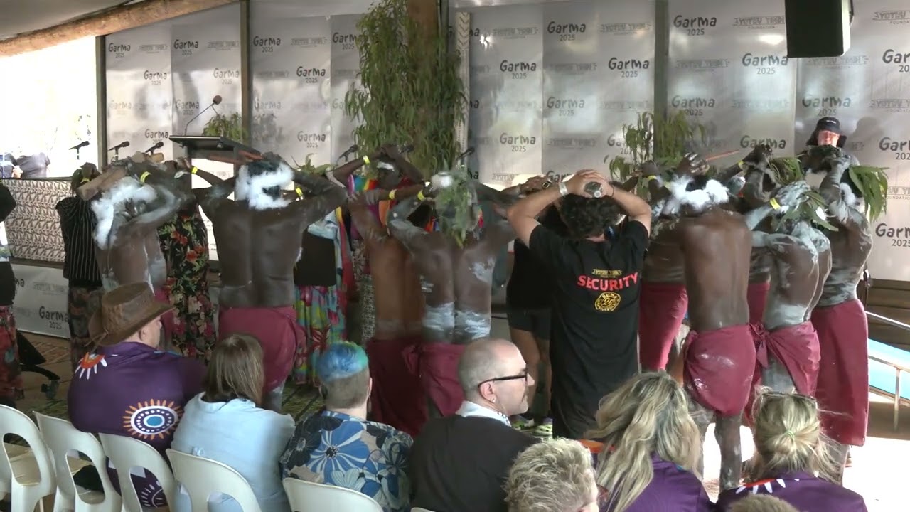Opening of Garrtjambal Auditorium by the Mangalili Clan