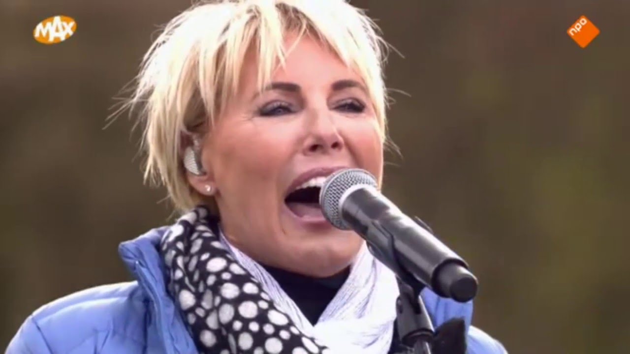 Dana Winner - One moment in time