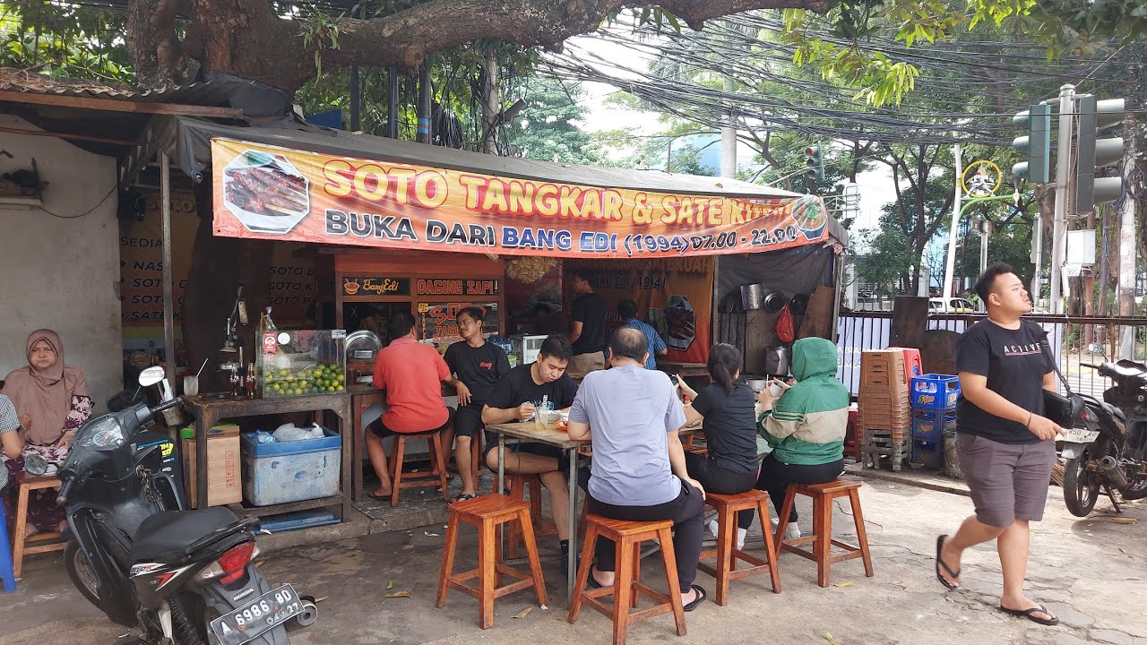 SALAH SATU SOTO TANGKAR TERAMAI DAN TERENAK !! INDONESIAN STREET FOOD
