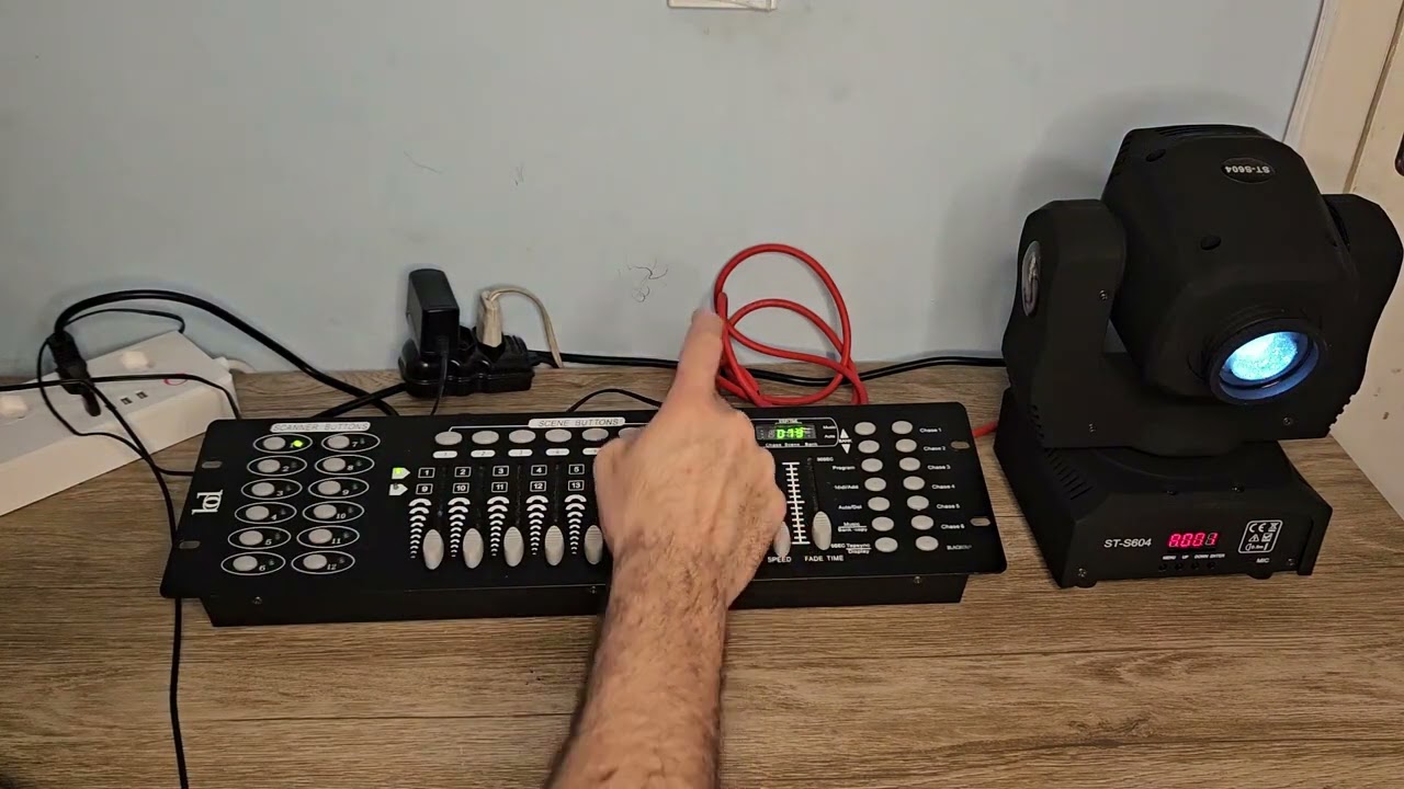 !!! DMX !!! Ligando Moving 60W Na Mesa DMX