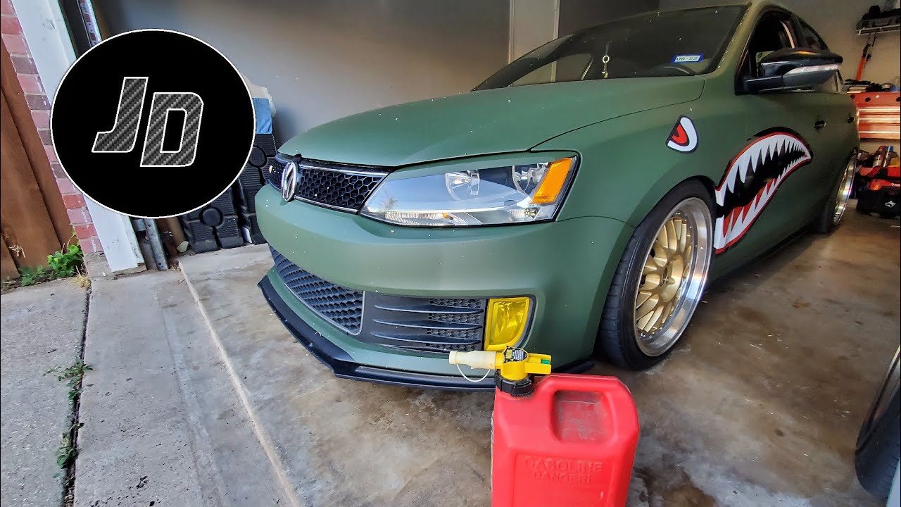 Лючок бензобака VW Jetta застрял / не открывается - ИСПРАВЛЕНО!