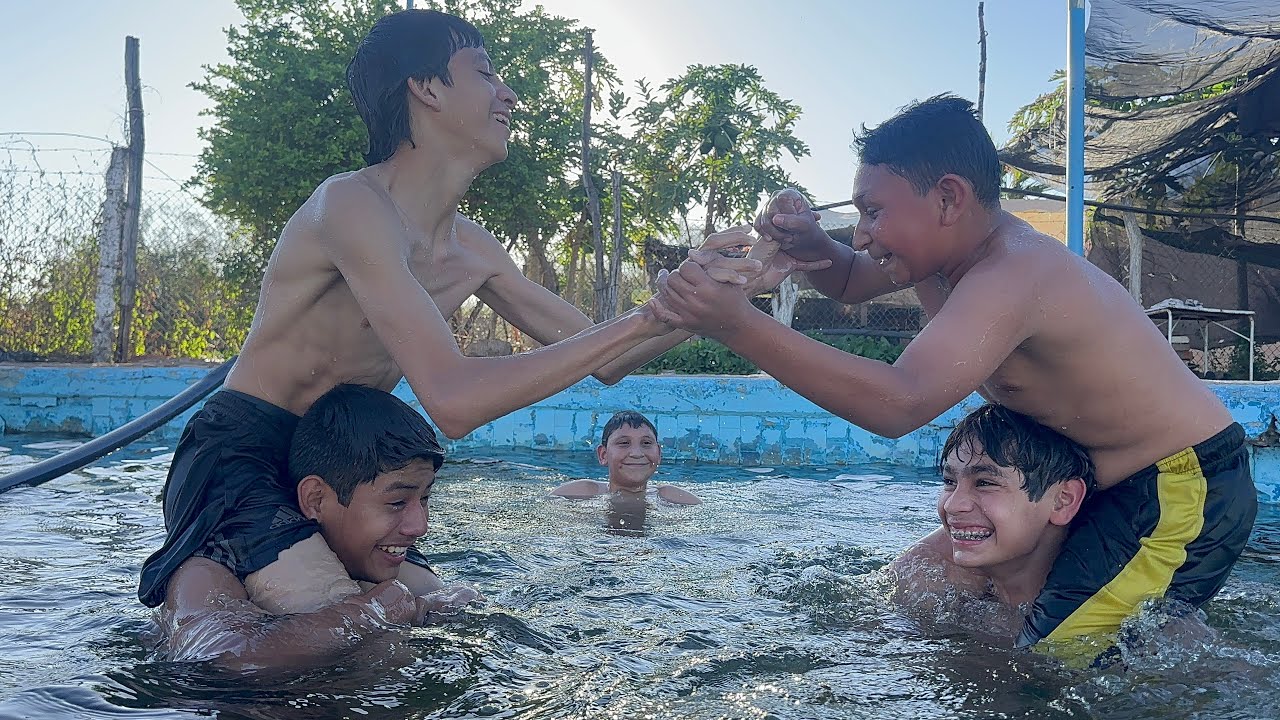 CHAPUZON Y DIVERSION 🤣 EN LAS ALBERCAS 🌊🏊‍♂️ CON LOS SOÑADORES / ponchuelas arce
