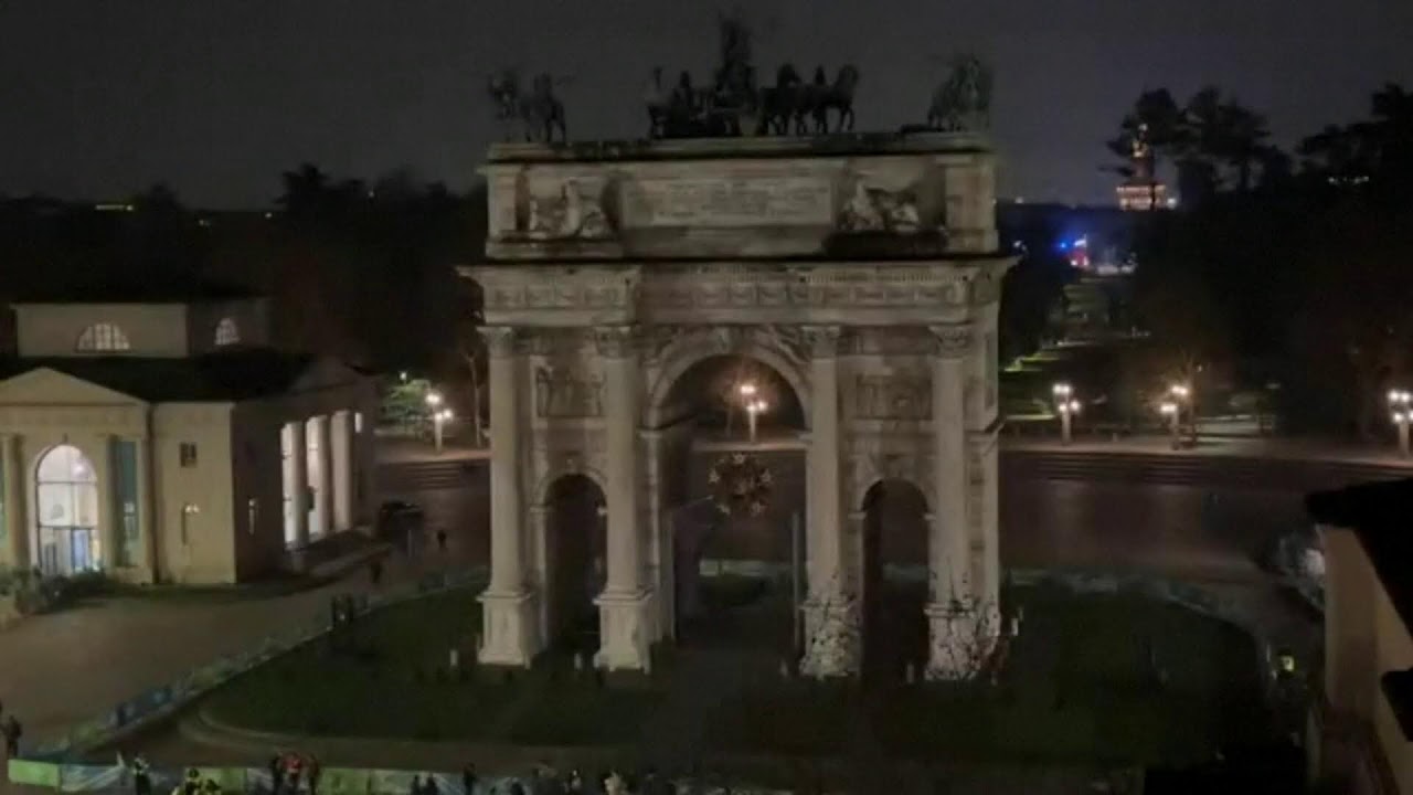 WATCH LIVE: View of Duomo Cathedral Square in Milan