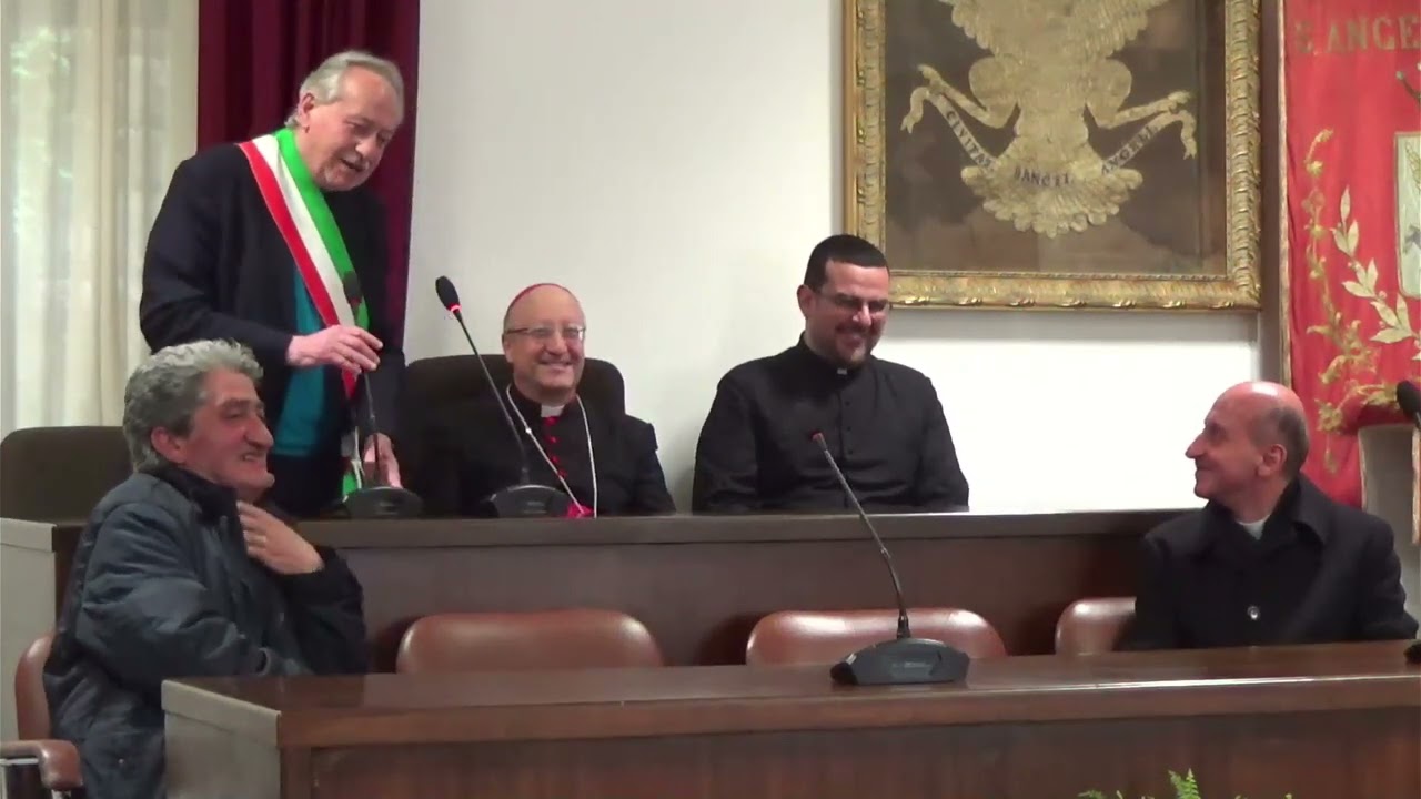 Sindaco, Amministrazione Comunale e dipendenti incontrano il Vescovo Mons. Guglielmo Giombanco