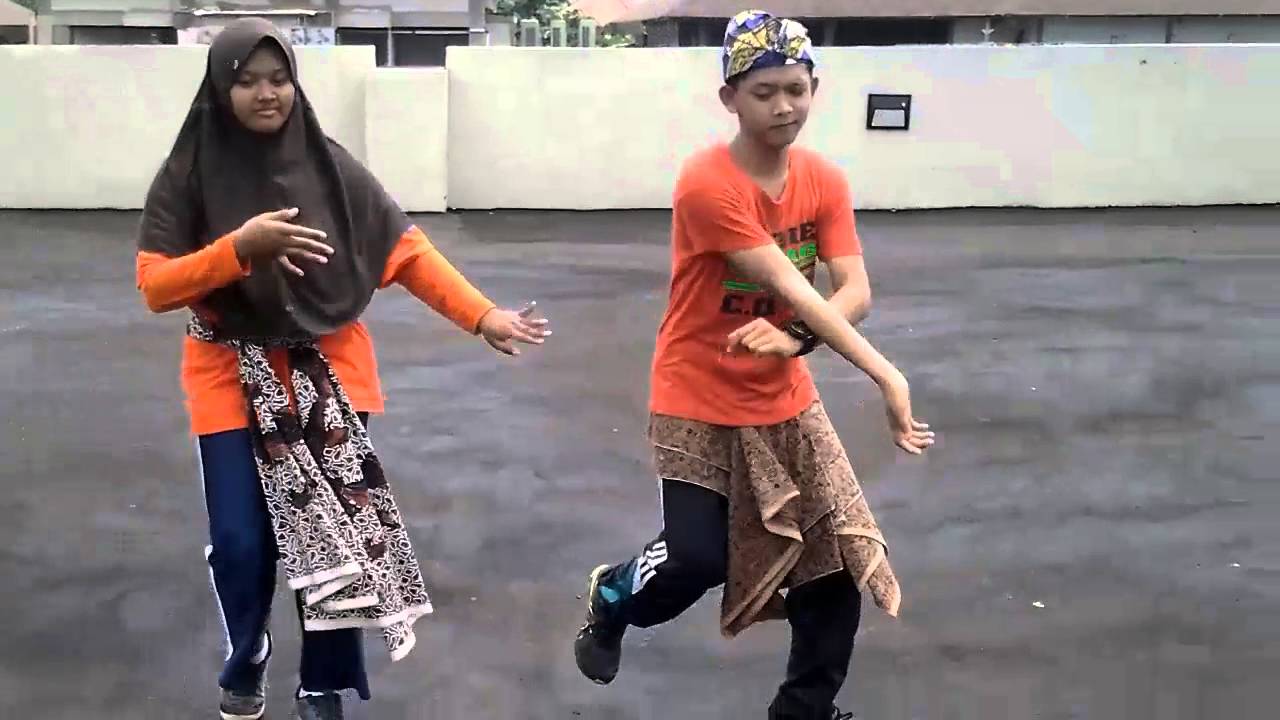 Tari Konservasi UNNES 2015 dalam festival parikan, tari dan senam konservasi