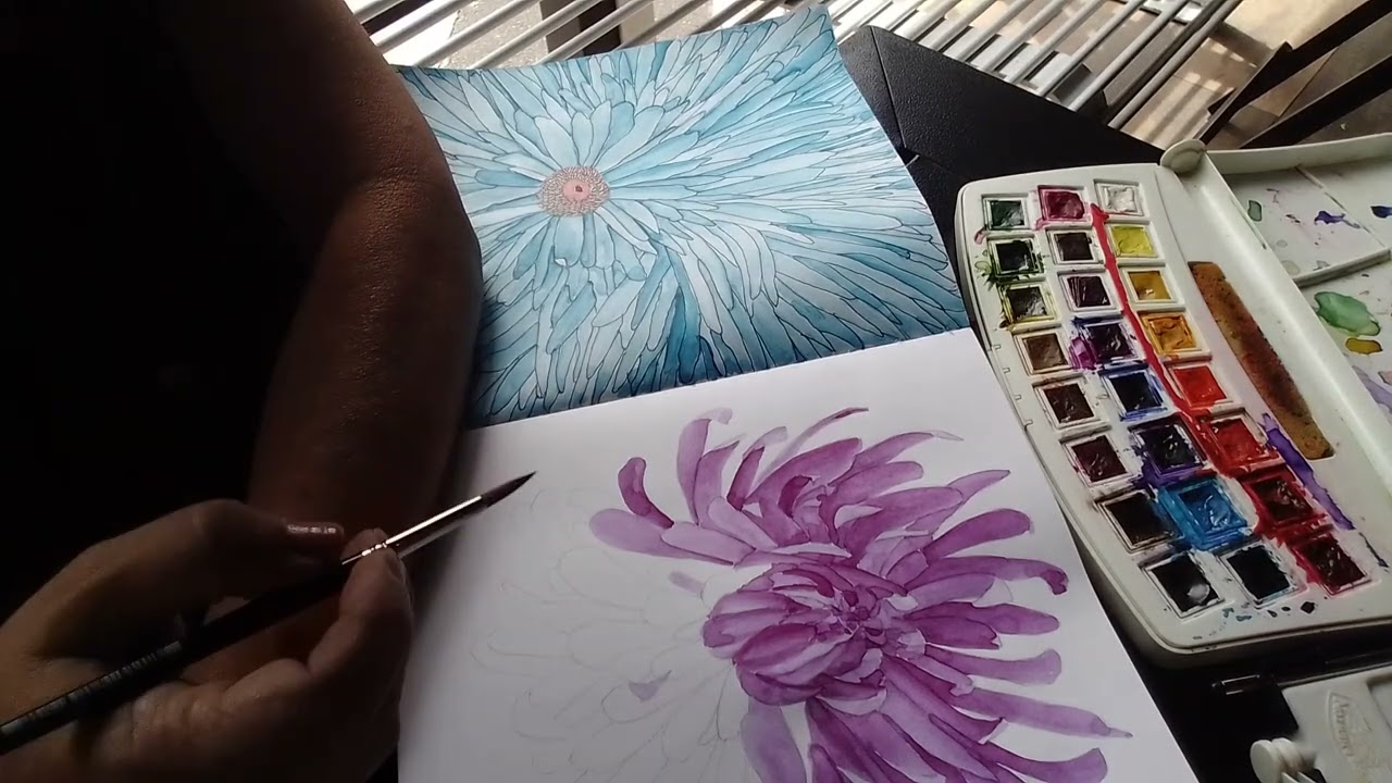 ¿Cómo pintar, con acuarelas, una flor con muchos pétalos?