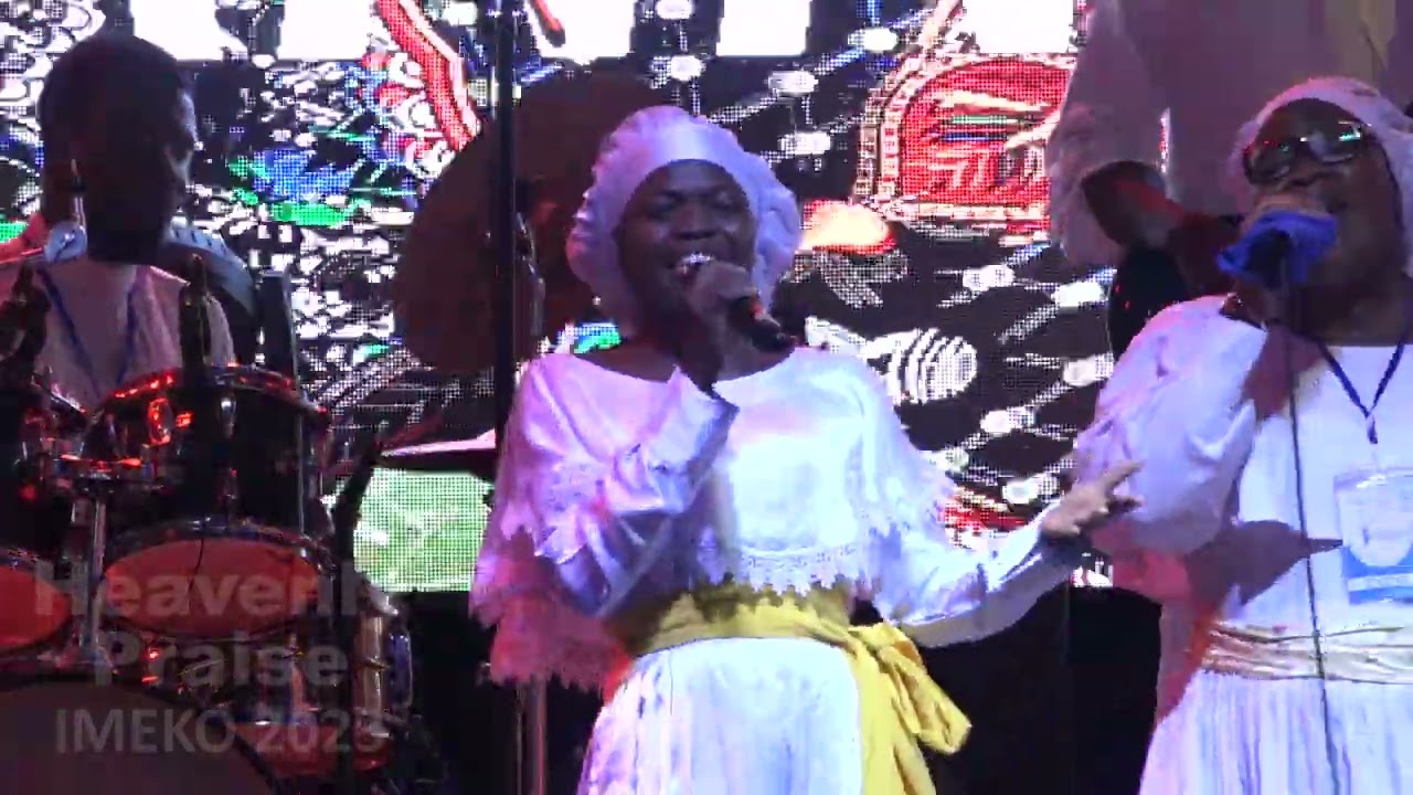 Concert Heavenly Praise 2023 à Imeko (Anna TEKO) 4/4