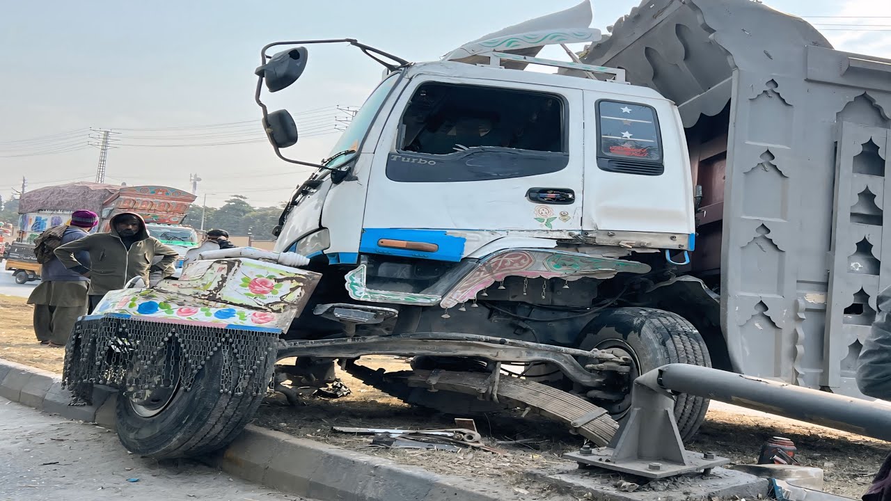Wet Roads, Ruined Lives: Dangerous Accidents Due To Slippery Roads || Emergency Repair
