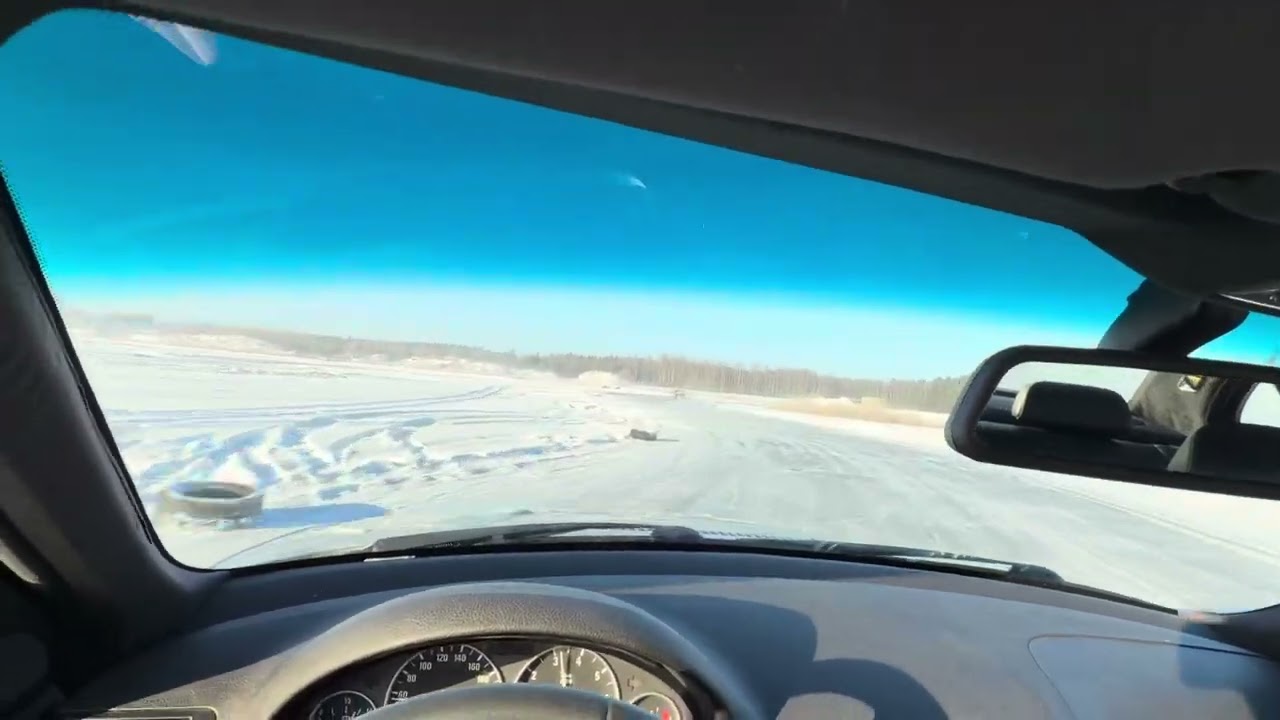 BMW E46 330ix on Ice Track: JIP Marupite