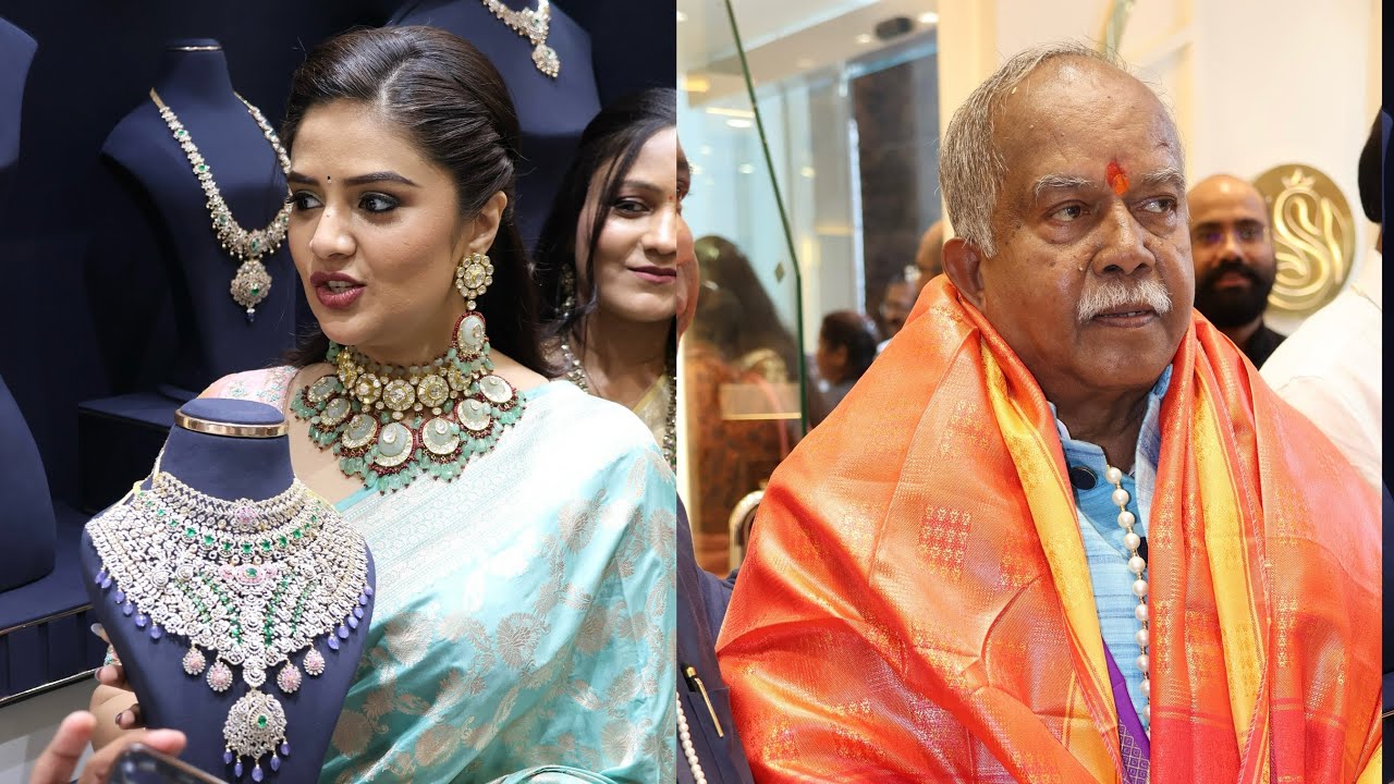 Anchor SREEMUKHI Grand Inauguration Swarnmala Jewellers- #sreemukhi #nelaticket #ytvideoes #ytviral