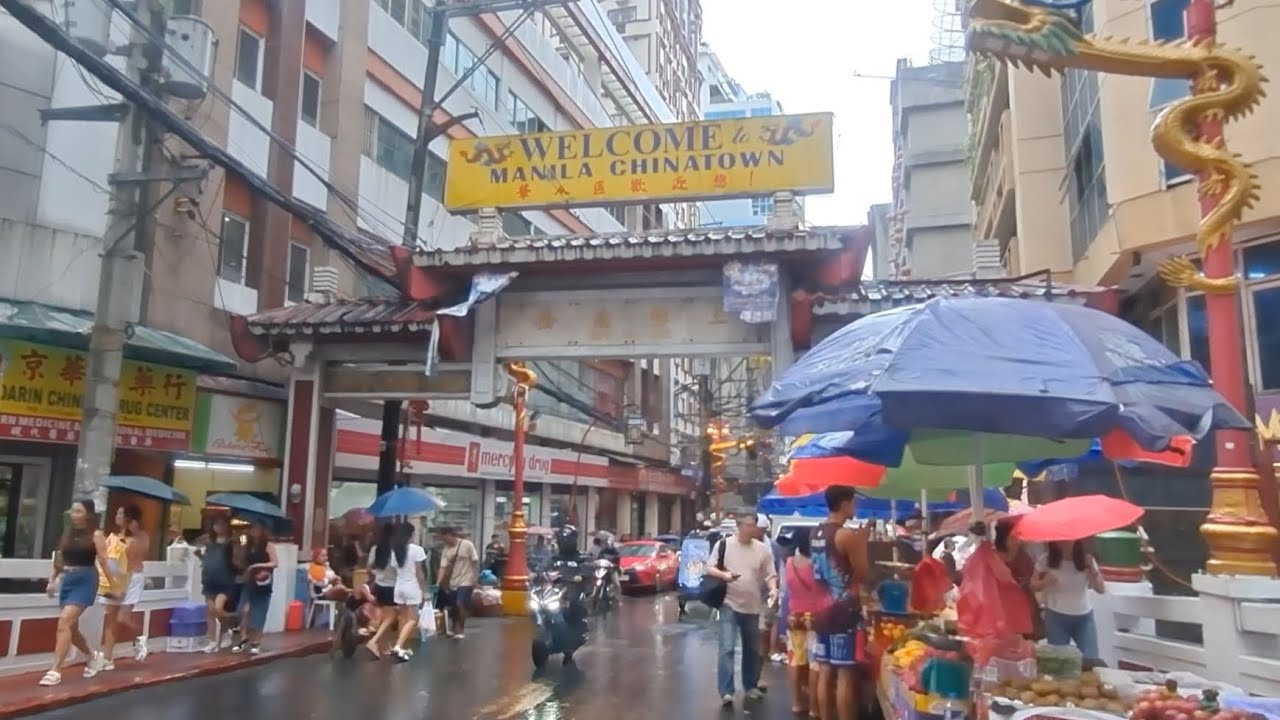 Rainy Walk in Manila China Town