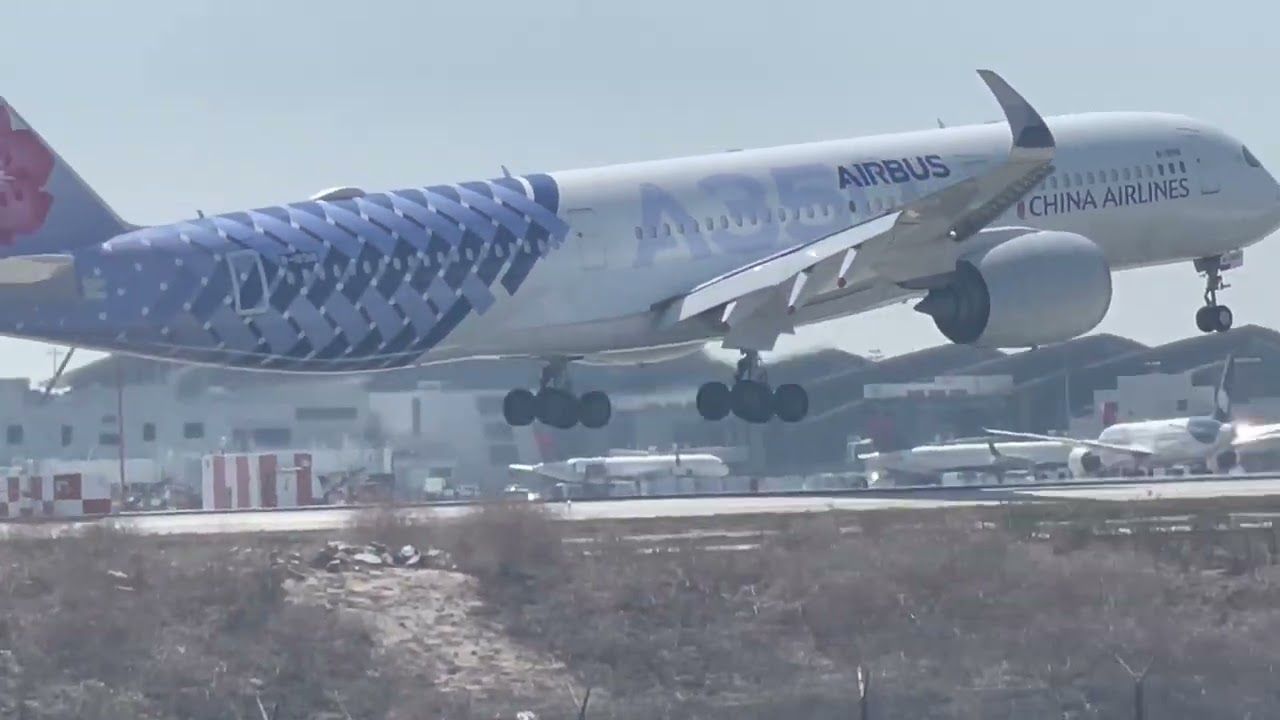 (4K) China Airlines AIRBUS CARBON FIBER Special Livery Arrival!