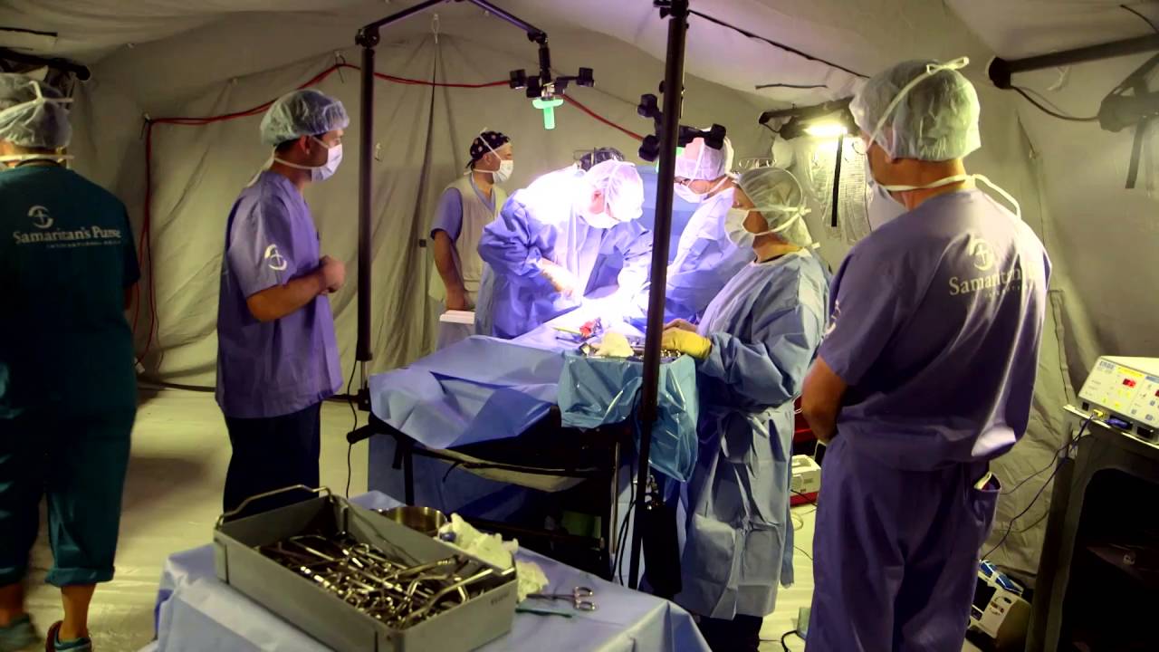 Emergency Field Hospital Helps Ecuador Quake Survivors