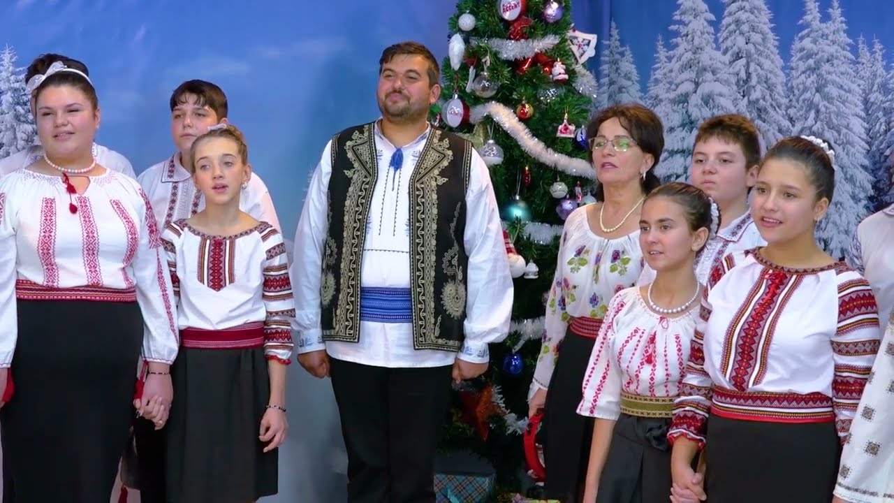 Grupull vocal Ilai ilai la Osica de Sus   Noi umblam sa colindam