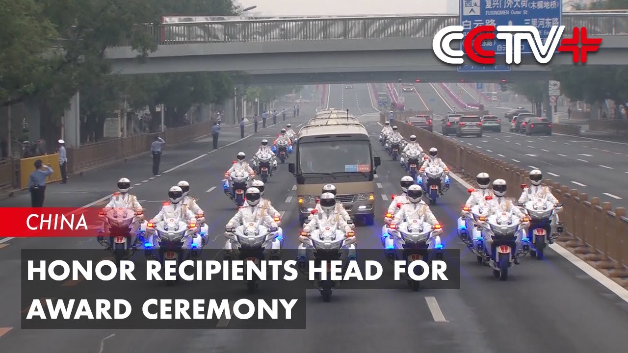 Honor Recipients Head for Award Ceremony