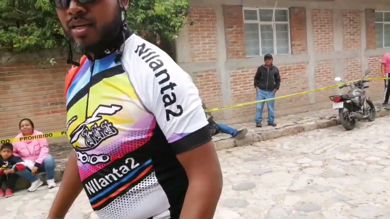 LA CARRERA DE CICLISMO EN SANTA MARIA NATIVITAS COIX EN HONOR A LA VIRGEN DE LA NATIVIDAD 8/09/2023