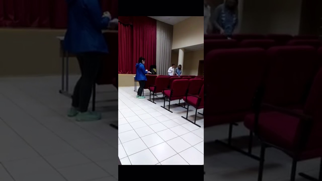 Без масок во время пандемии.