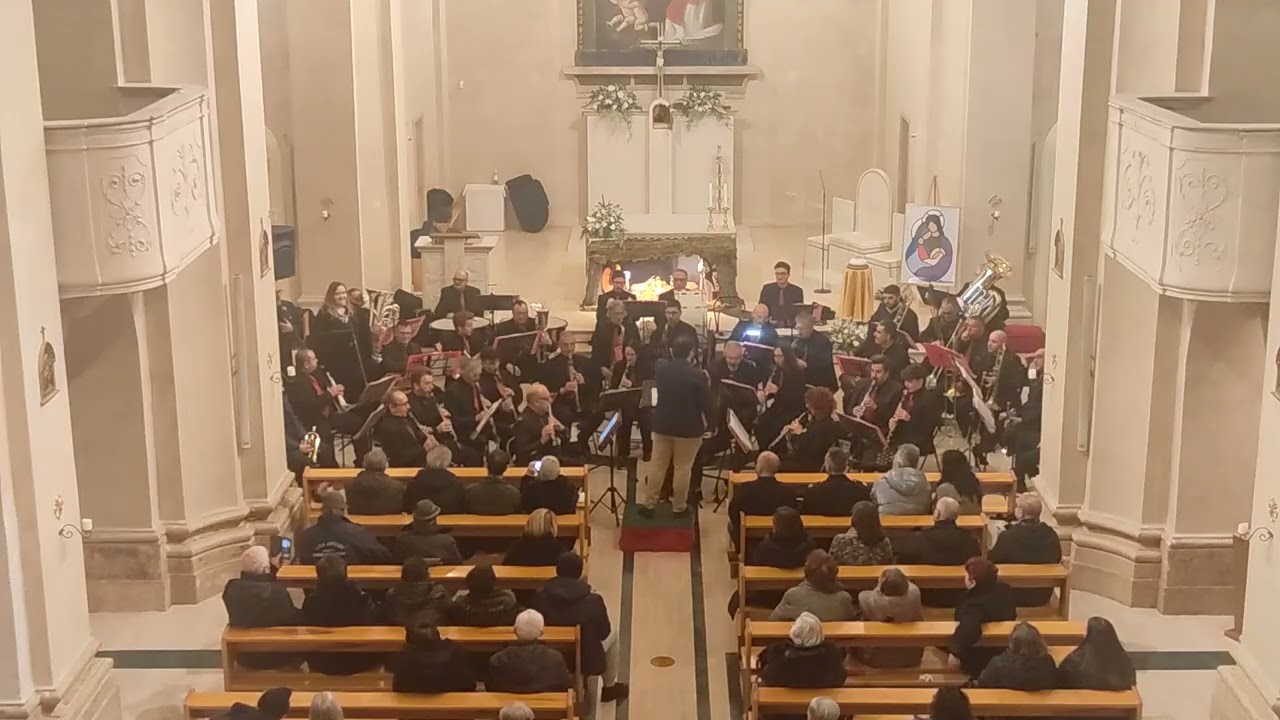 Brindisi dalla Traviata di G. Verdi. Banda di Chieti M° Marco Vignali.