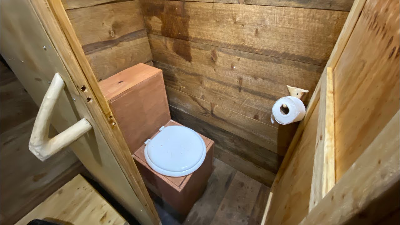 Компостный туалет установлен в коттедже Off Grid Cabin