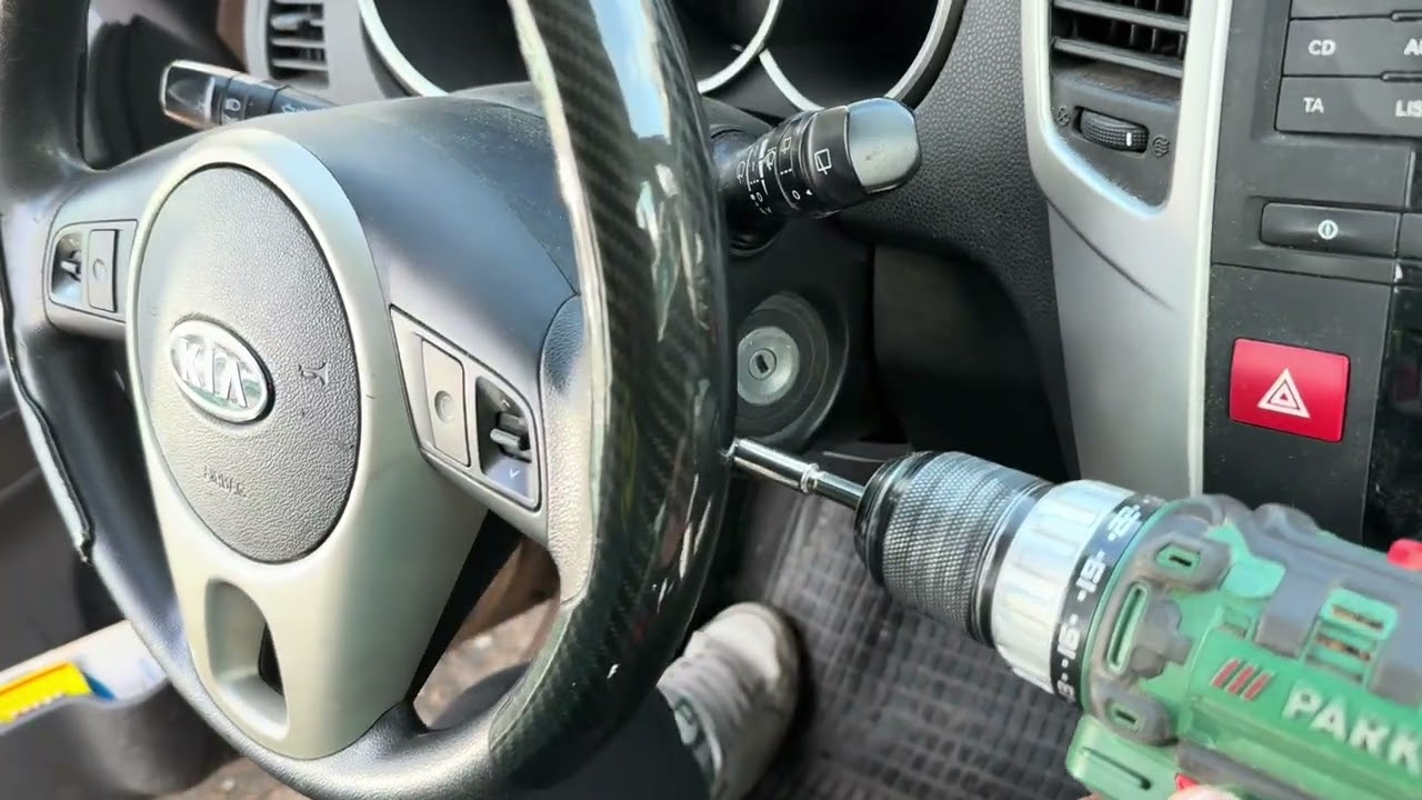 Jak sundat airbag volant KIA Venga 2009