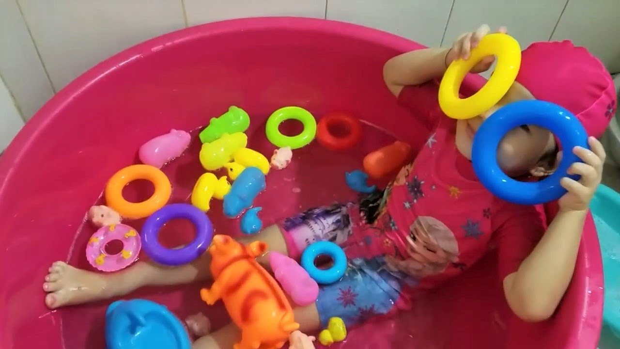 Xí Muội tắm cho bạn heo con 🐷 Xí Muội Family Tập 200 💖