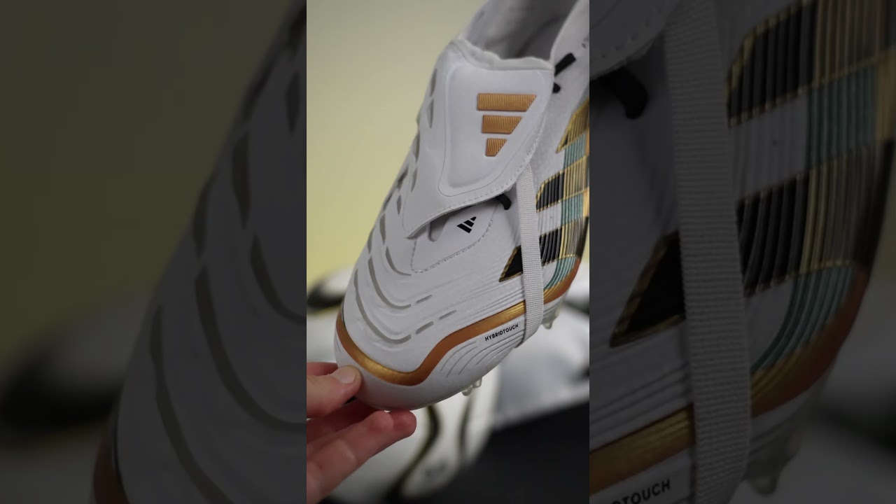 Unboxing the @adidasFootball Predator Teamgeist, what a dream # adidas #predator #bellingham