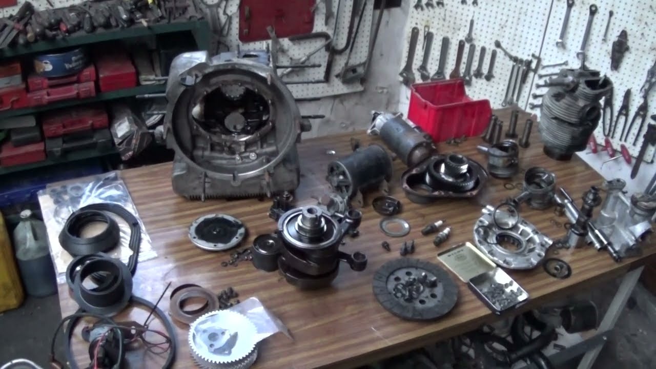 La Panhard PL17-  L1    -:- Vue de l'éclaté du moteur   -:-  ( Le coin Révision )