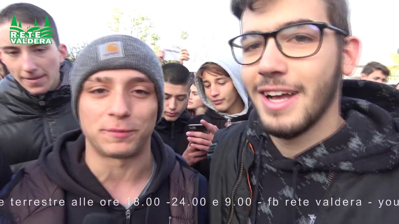 Gli studenti del xxv aprile manifestano
