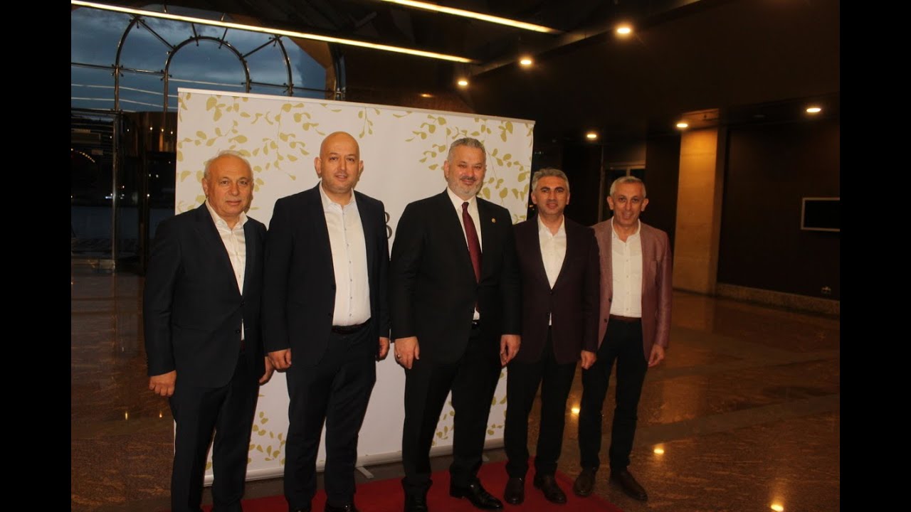 İstanbul milletvekili Hasan Turan'ı mutlu gününde sevenleri yalnız bırakmadı