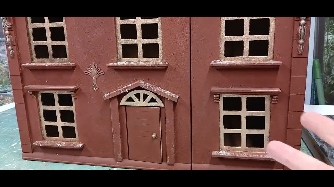 The Christmas House Dollhouse #1