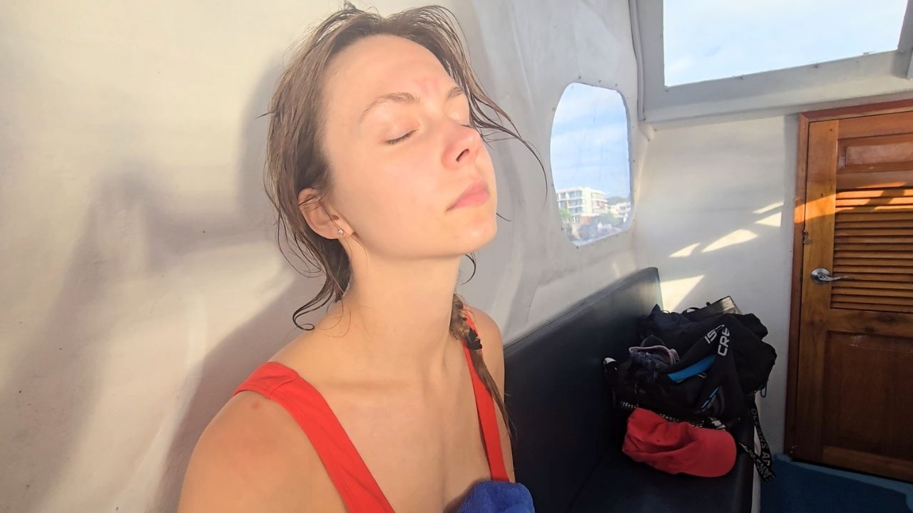 LISANNA SUFRE MAREOS EN LA LUNA DE MIEL | Buceo en Gal&aacute;pagos 🇪🇨